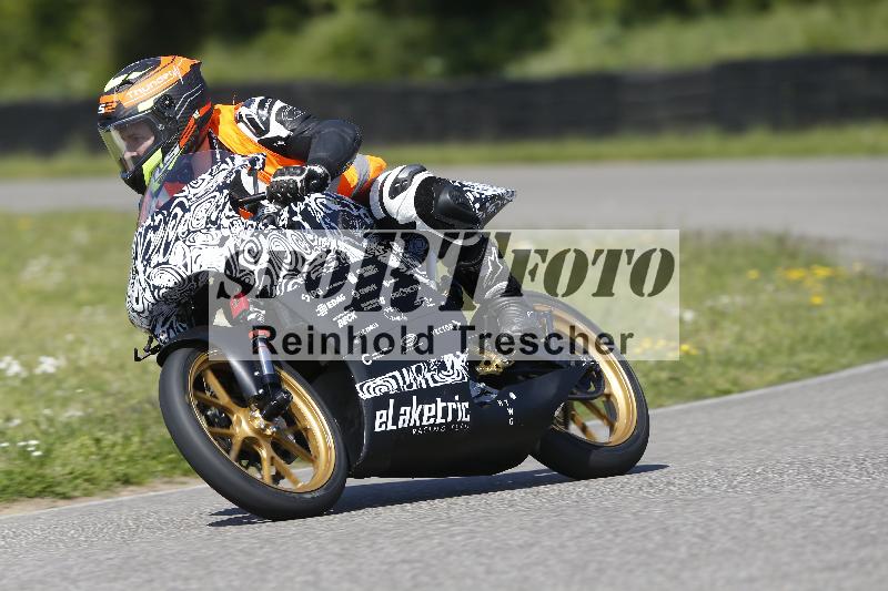 /12 30.04.2025 Speer Racing ADR/Gruppe gruen/backside